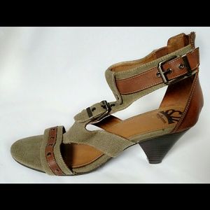 Fergalicious by Fergie Low Heel Sandal size 9